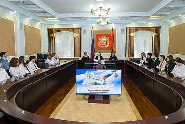 Один час в кресле депутата